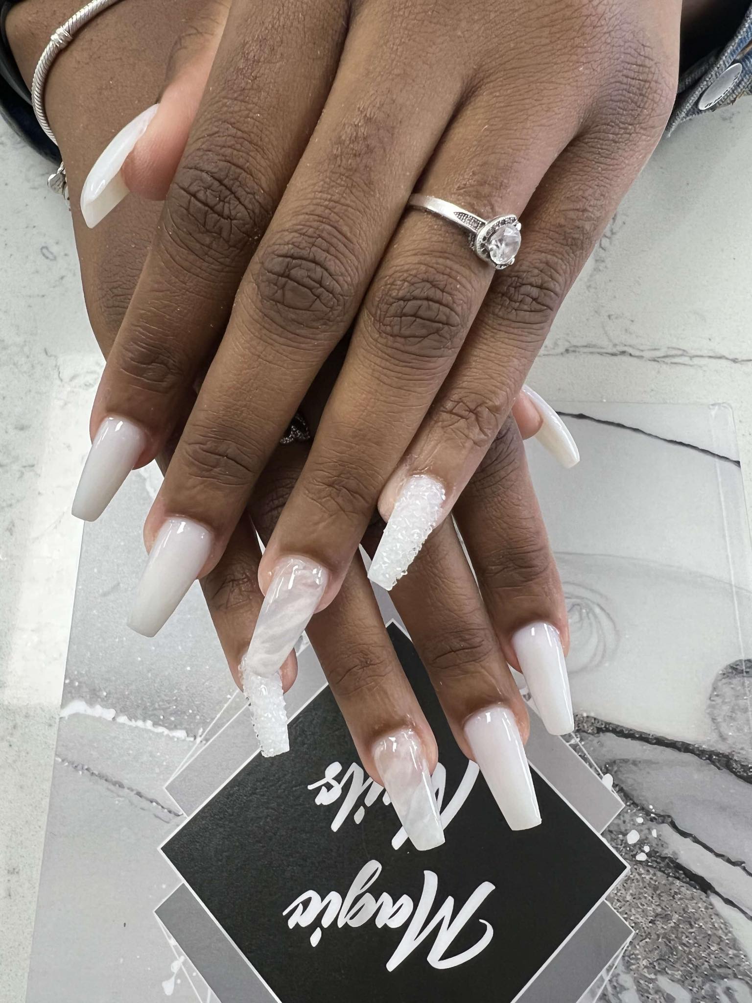 Magic Nails Griffin logo